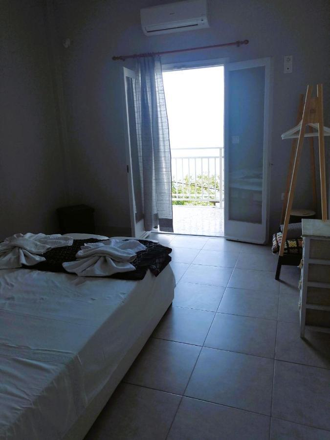 Vassia'S Beach Houses Benitses (Corfu) Exterior foto