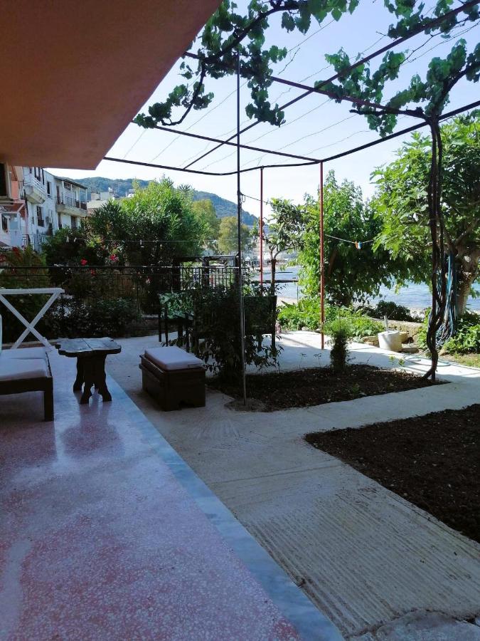 Vassia'S Beach Houses Benitses (Corfu) Exterior foto