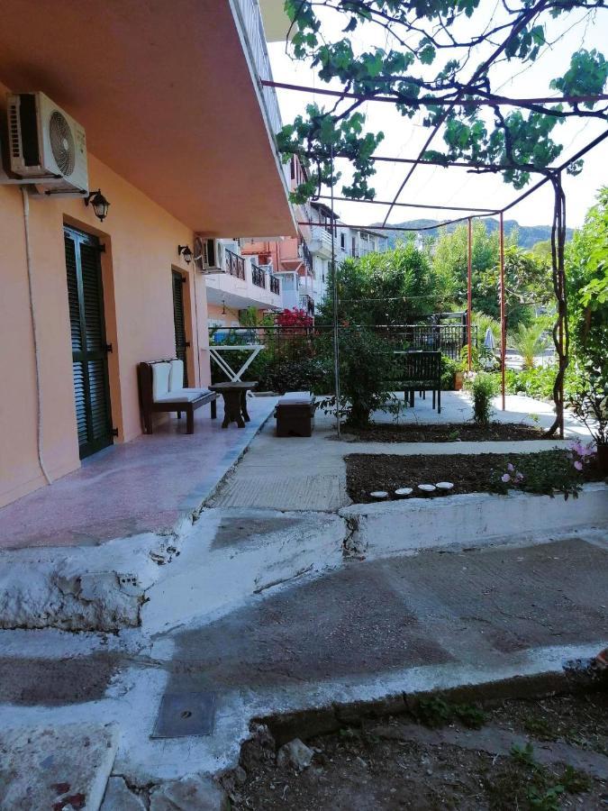 Vassia'S Beach Houses Benitses (Corfu) Exterior foto